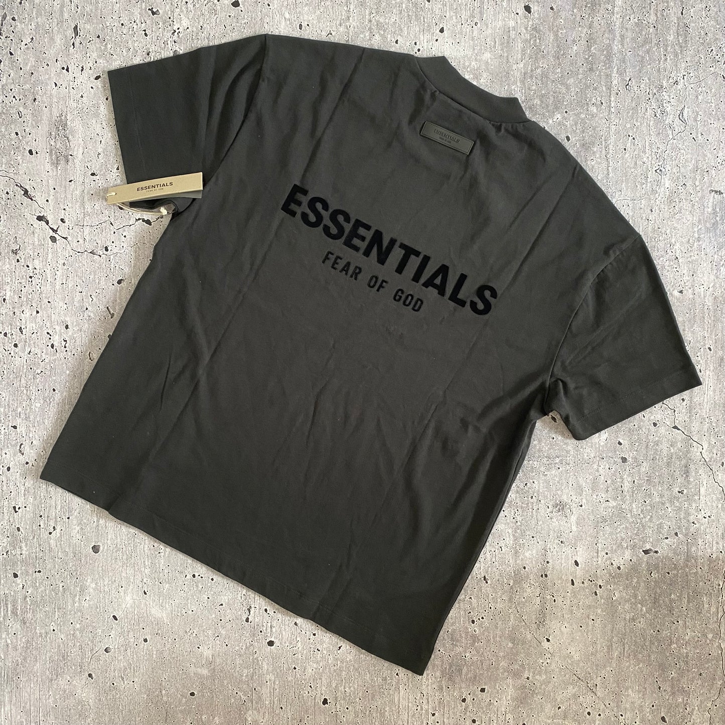 Essentials SS22 T-shirt