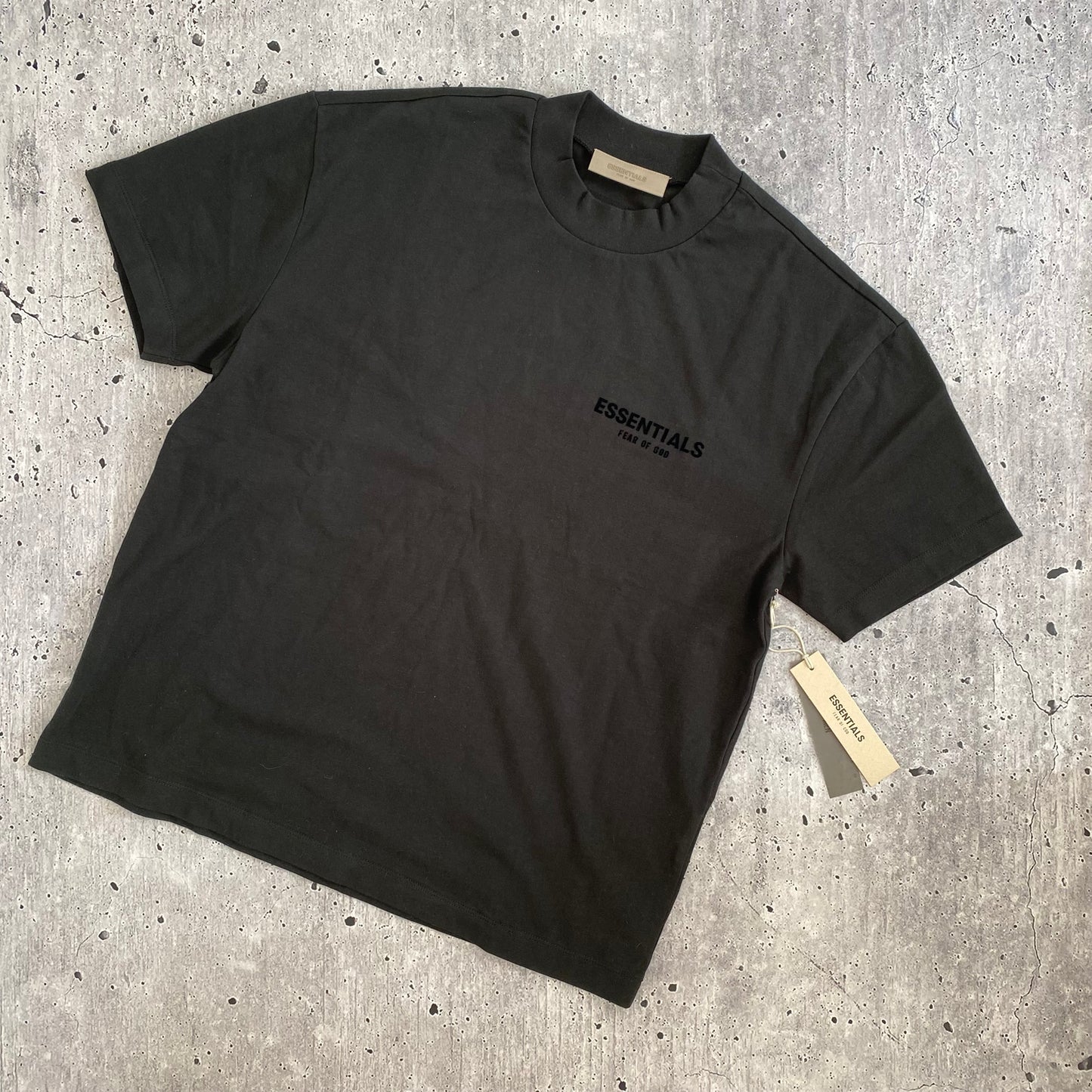 Essentials SS22 T-shirt